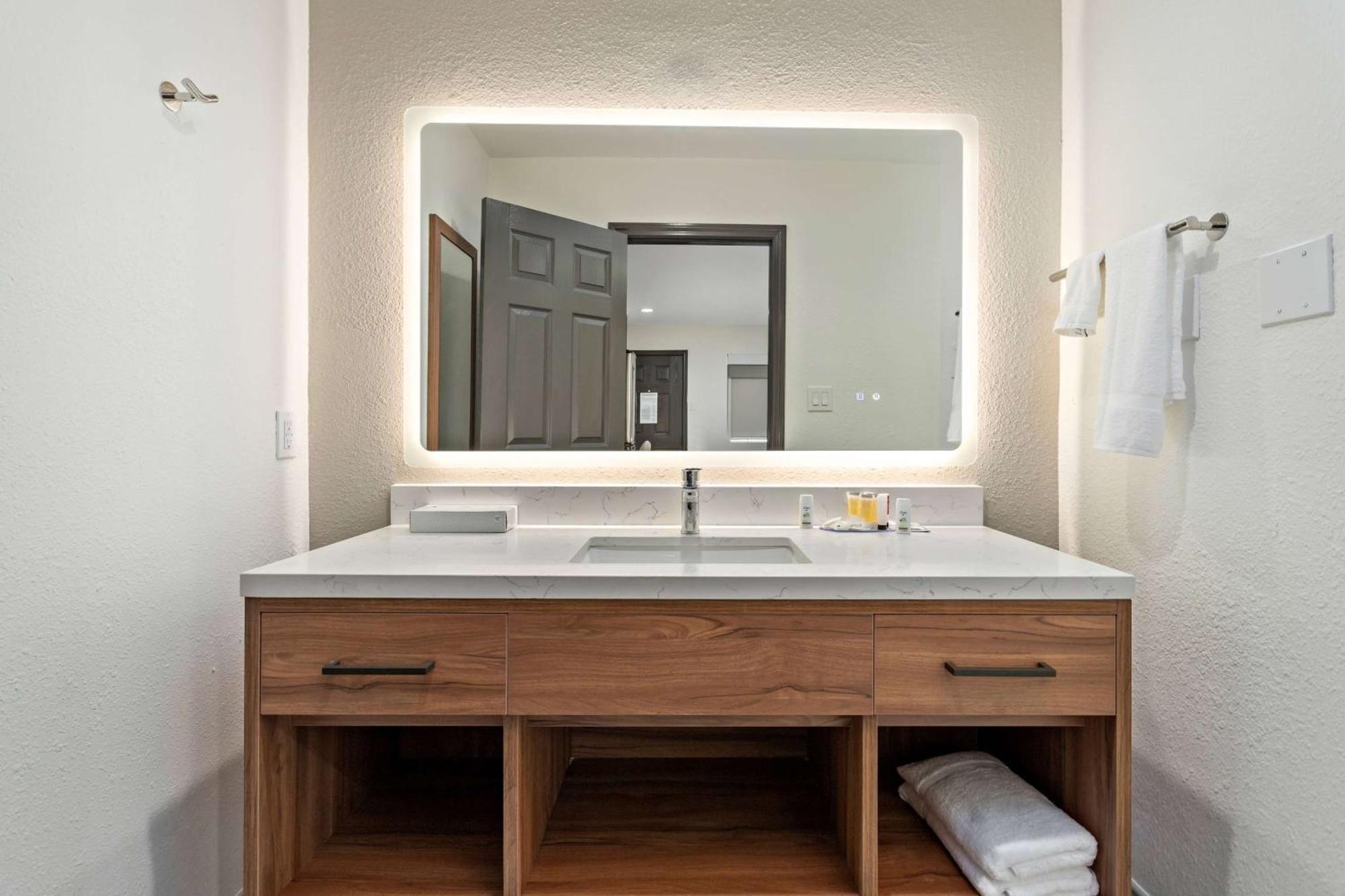 Baymont By Wyndham Beaumont Hotel Luaran gambar