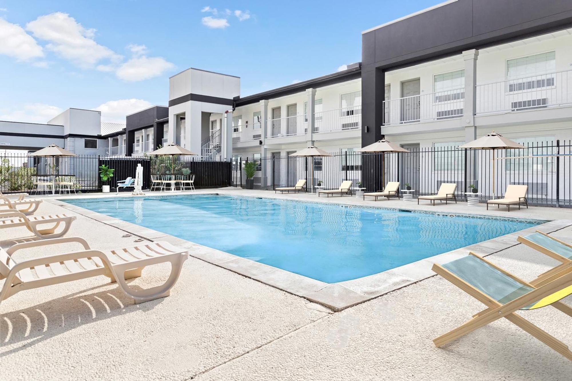 Baymont By Wyndham Beaumont Hotel Luaran gambar